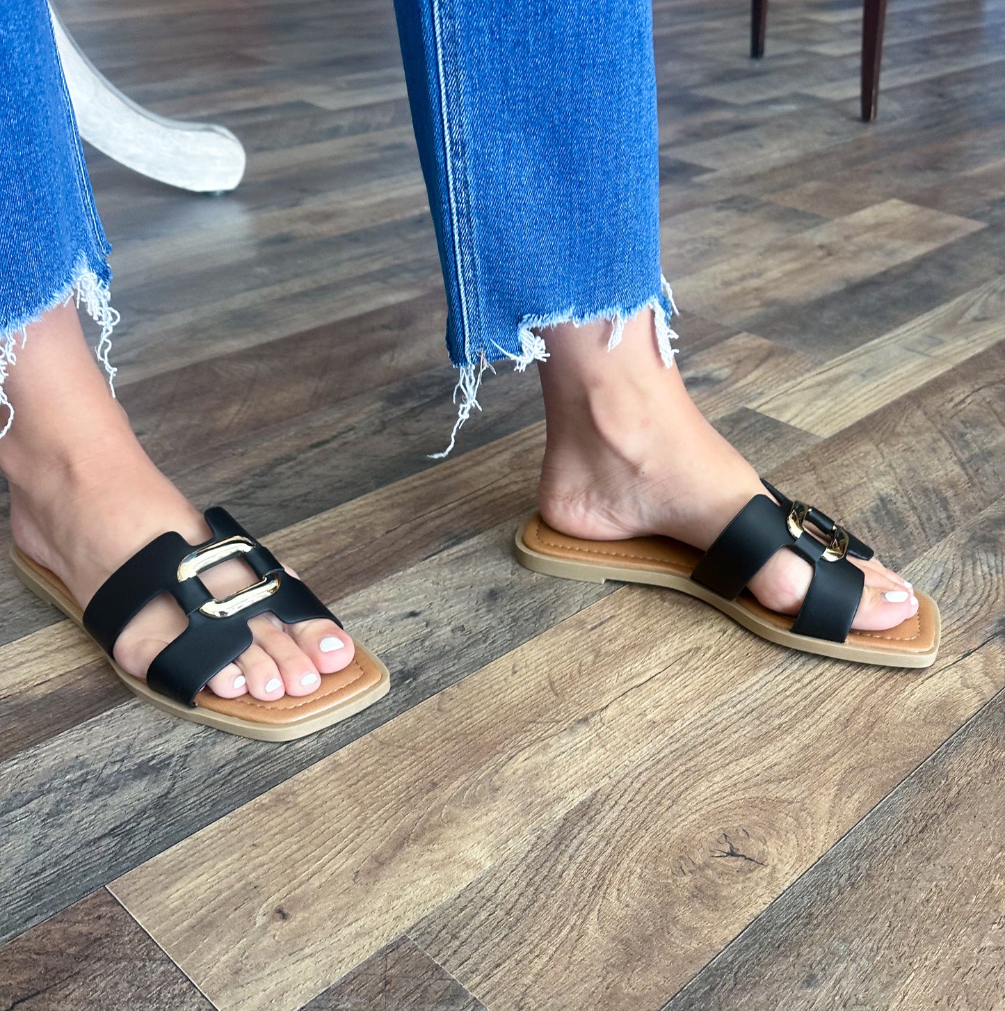 THE LEXI SANDAL